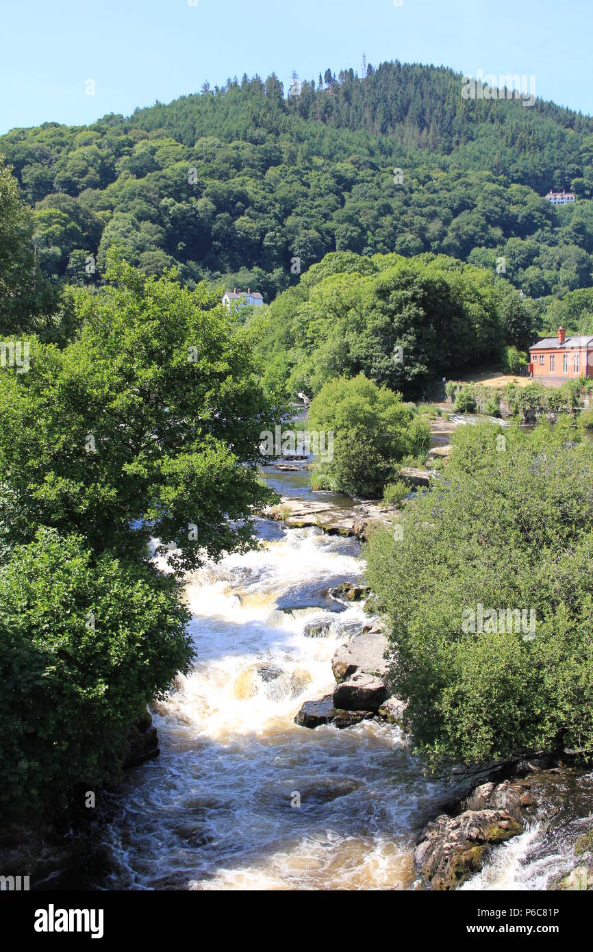 River walk and Horseshoe Falls Stock Photo Alamy