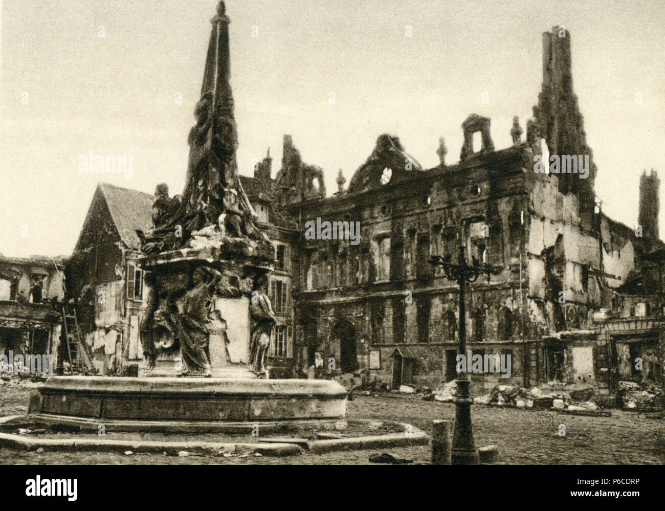 town hall, fountain, world war i, noyon, ww1, wwi, world war one Stock