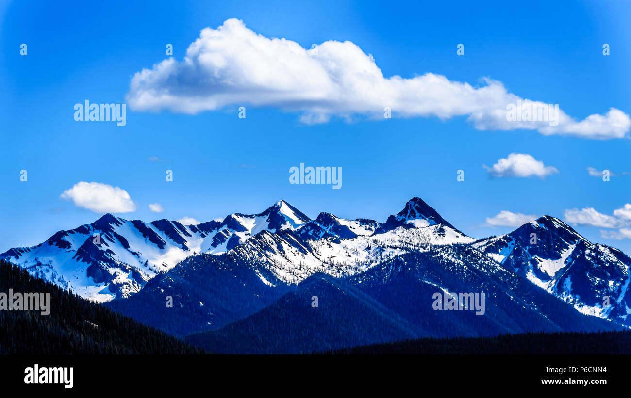Rugged Peaks Of The Cascade Mountain Range On The Us Canada Border As Seen From The Cascade Lookout Point In Ec Manning Provincial Park In Bb Canada Stock Photo Alamy