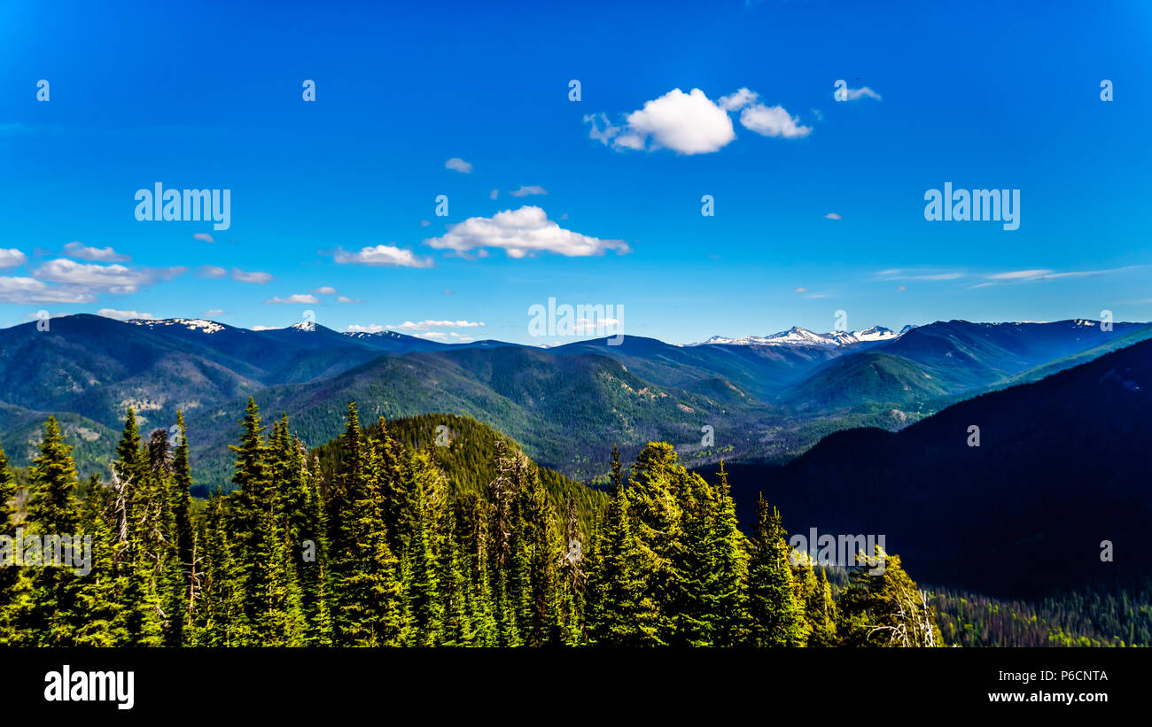 Rugged Peaks of the Cascade Mountain Range on the US-Canada border as ...