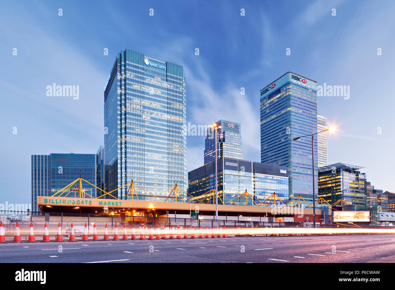 Kpmg canary wharf hi-res stock photography and images - Alamy