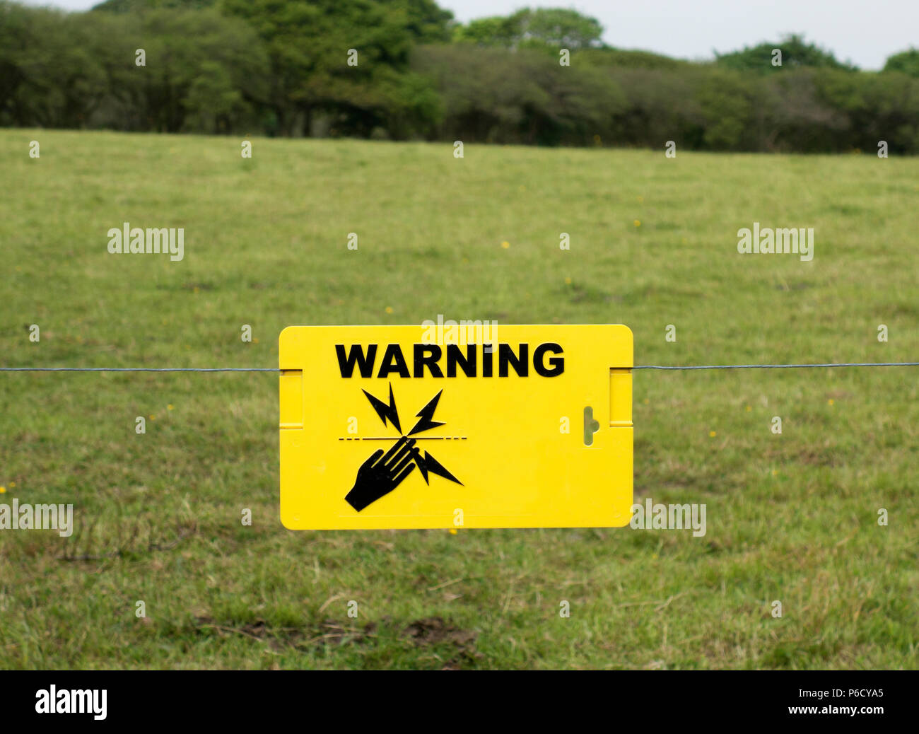 electric fence warning sign Stock Photo Alamy