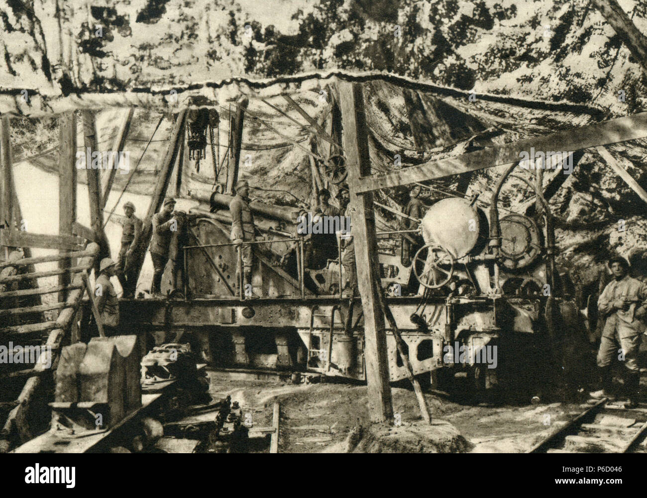 camouflage, railroad gun, French artillery, argonnerwald, ww1, wwi, world war one Stock Photo