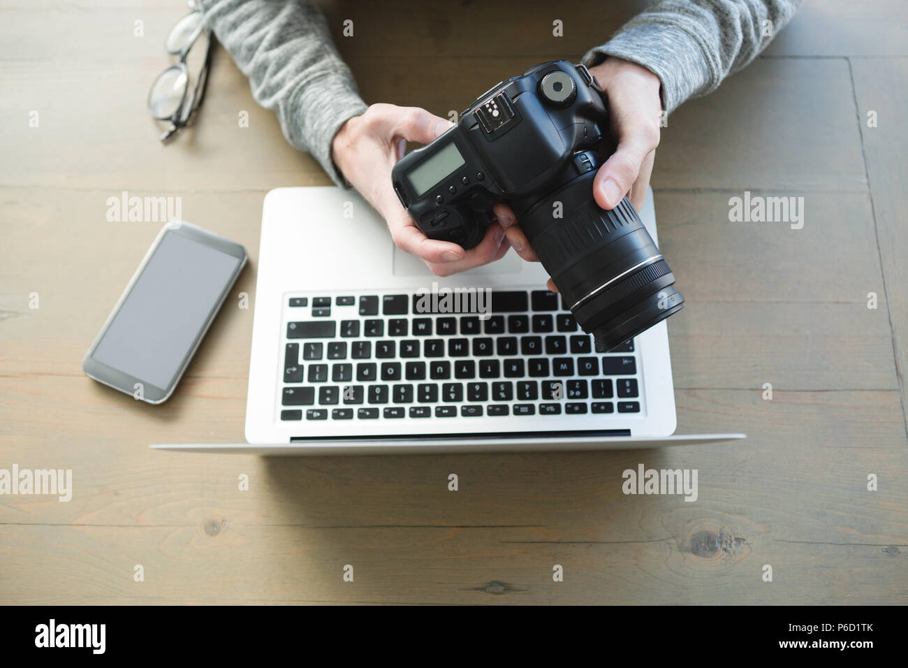 Using digital camera hi-res stock photography and images - Alamy