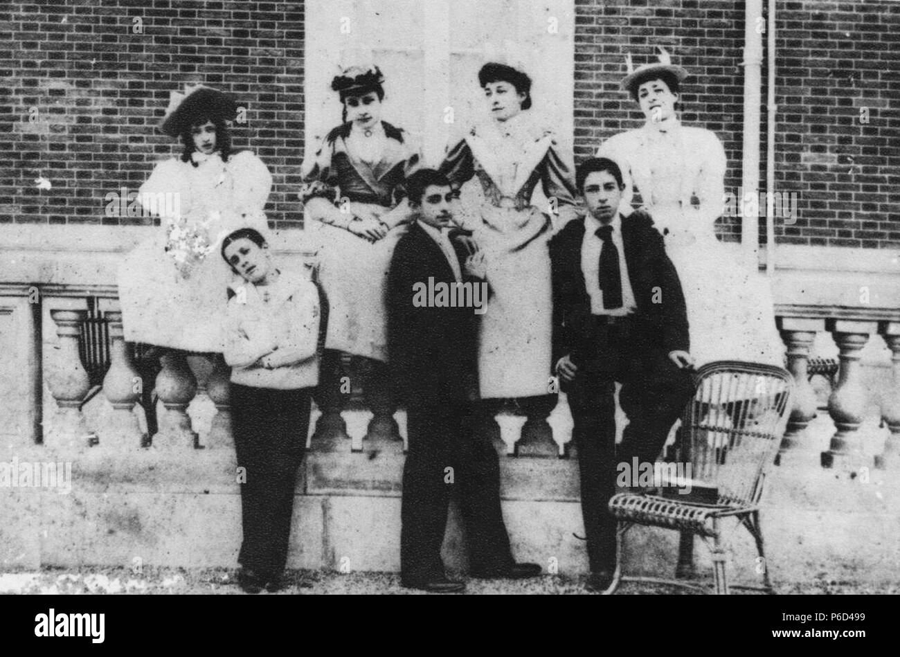 Español: Los hijos de Justo Rufino Barrios y Francisca Aparicio Auyón . 1890 53 Hijosbarriosaparicio Stock Photo