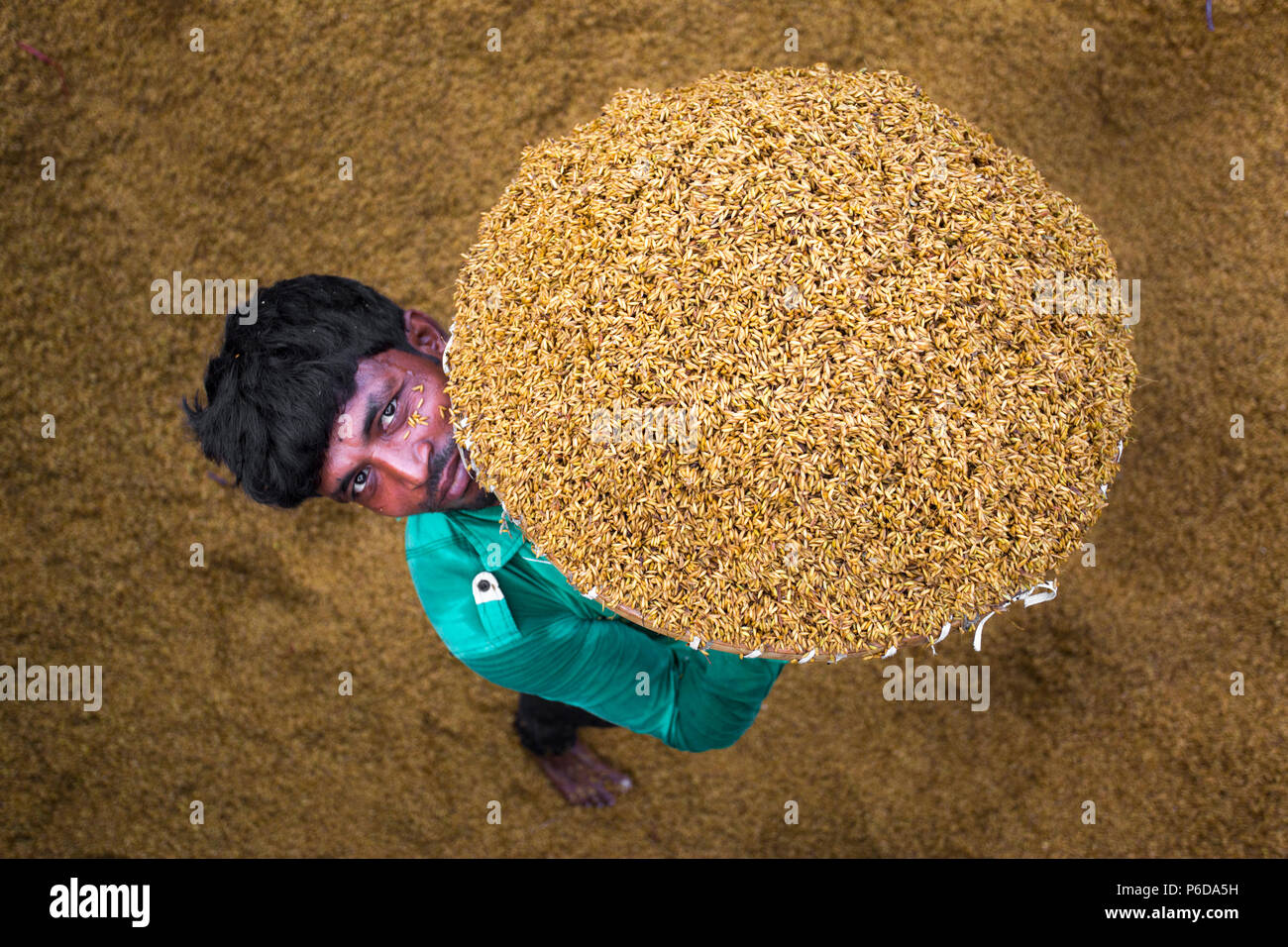 Indian kids playing basket ball hi-res stock photography and images - Alamy