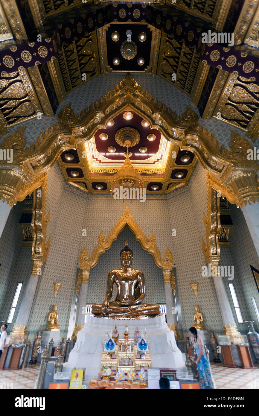 Golden buddha statue phra phuttha maha suwan patimakon hires stock