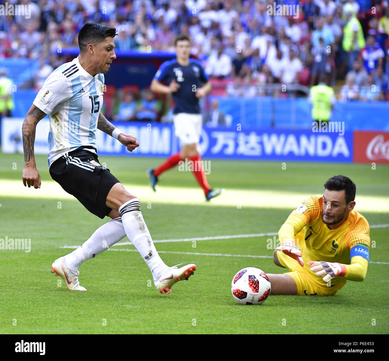 (180630) -- KAZAN, June 30, 2018 (Xinhua) -- Enzo Perez (L) of Argentina vies with goalkeeper Hugo Lloris of France during the 2018 FIFA World Cup round of 16 match between France and Argentina in Kazan, Russia, on June 30, 2018. (Xinhua/Chen Yichen) Stock Photo