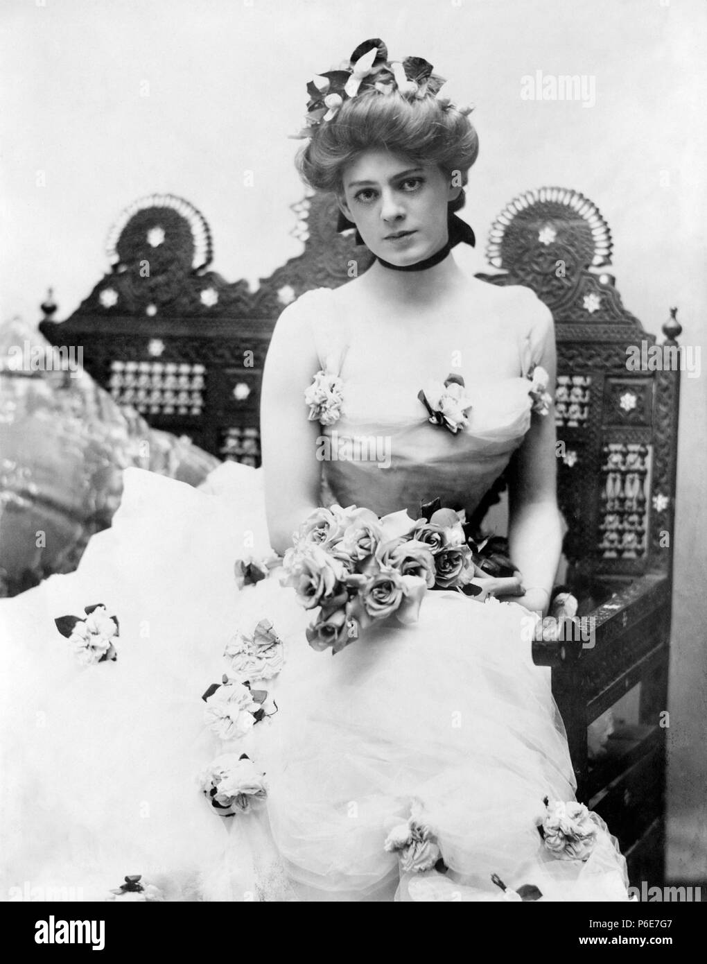 BARRYMORE, ETHEL. Photograph by Burr McIntosh, N.Y. Copyrighted 1901. Location: Biographical File Reproduction Number: LC-USZ62-107369. Copyrighted 1901 42 EthelBarrymore1901 Stock Photo