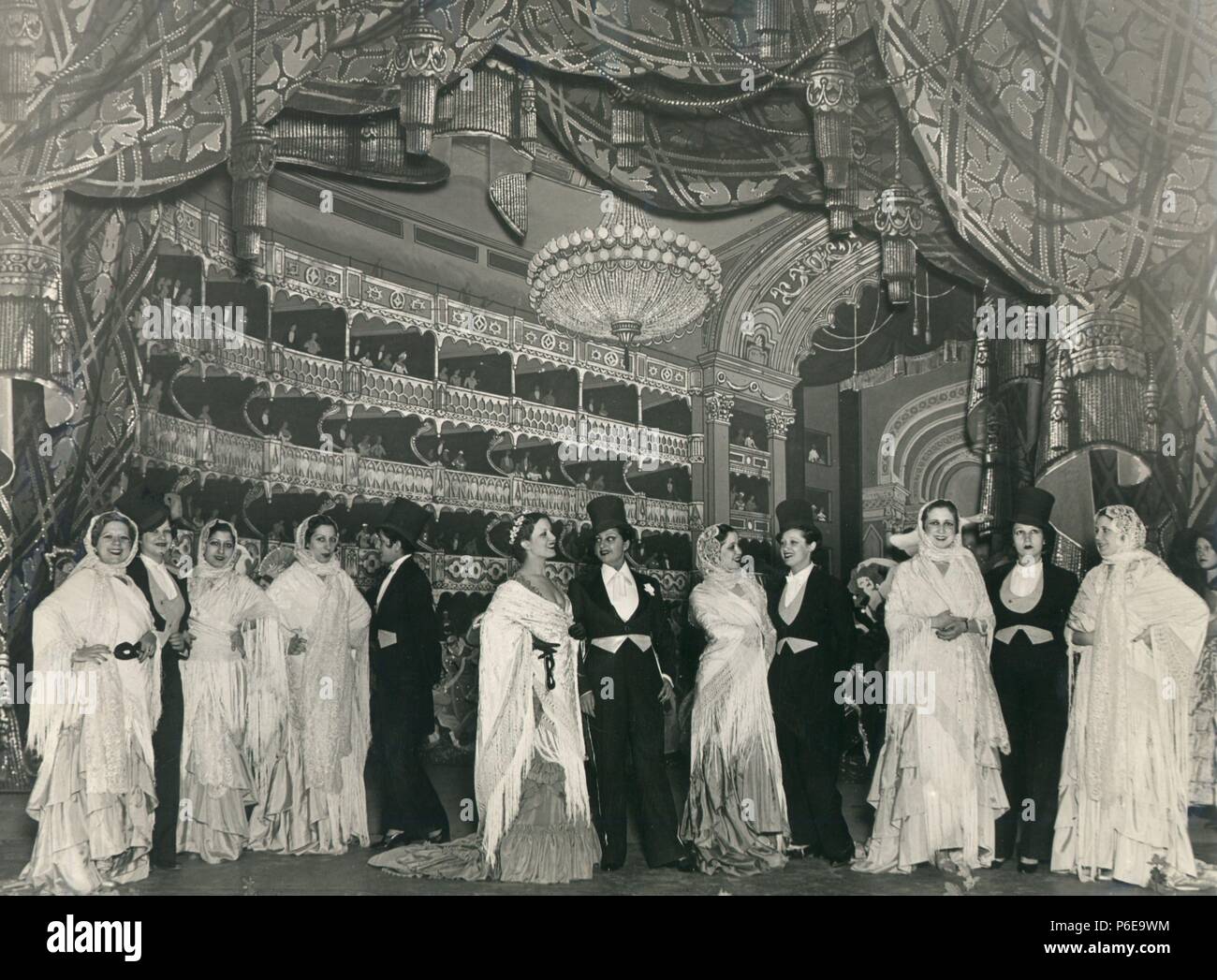 Baile del real hi-res stock photography and images - Alamy, image size:1300x1047