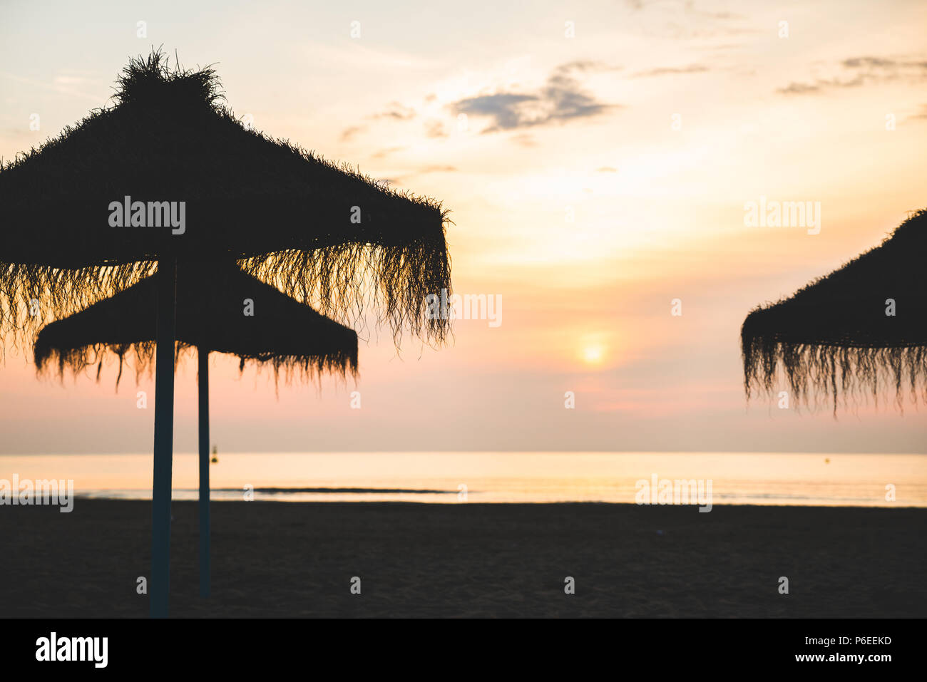Beautiful sunset perfect waves hi-res stock photography and images - Alamy