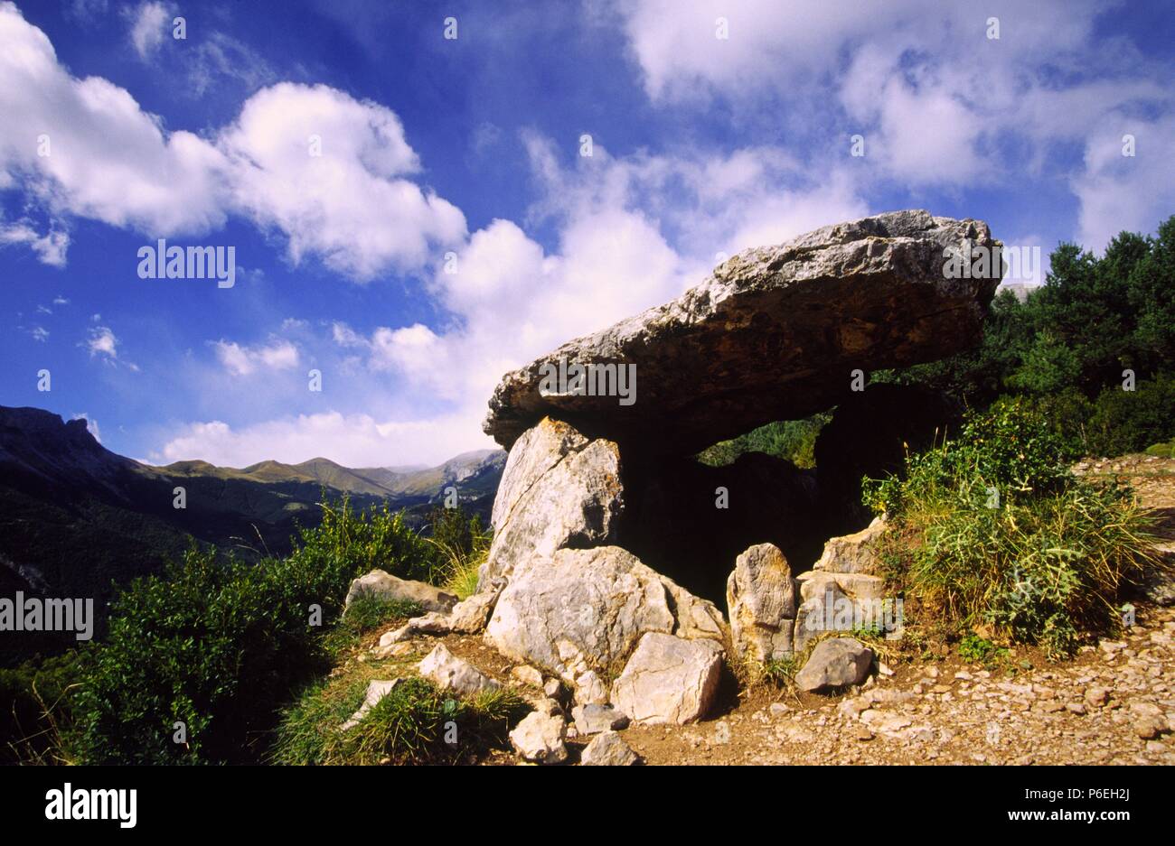 Dolmen de Tella.Valle de Tella.Huesca.Cordillera pirenaica.España. Stock Photo