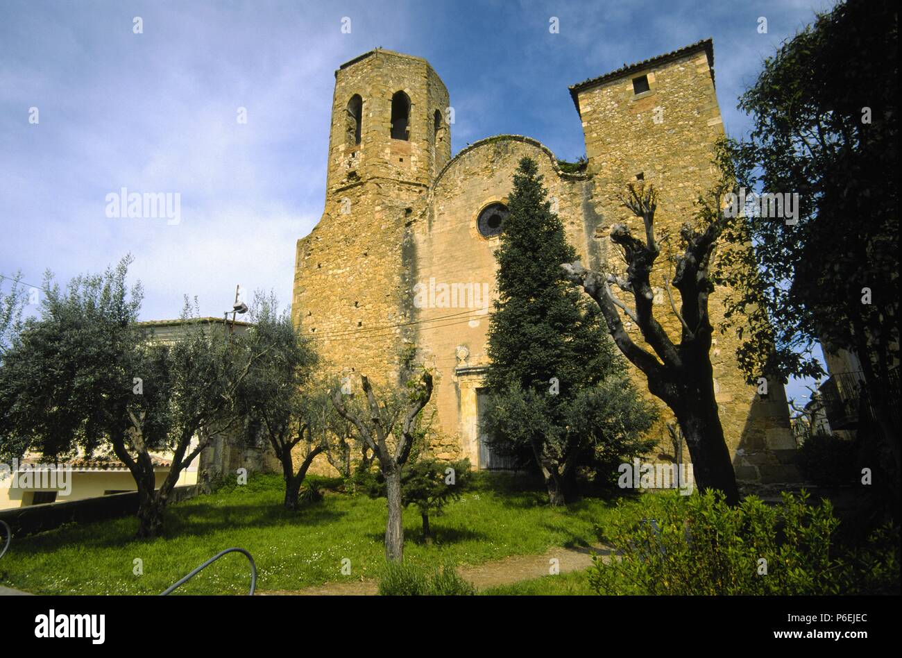 Iglesia de Sant Feliu.Lladó.Alto Ampurdan.Girona. España. Stock Photo