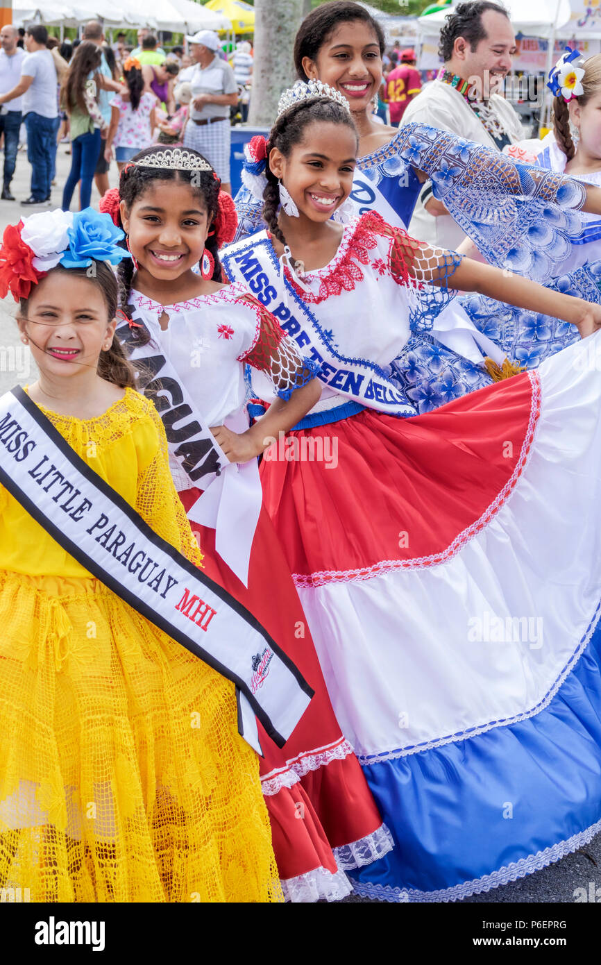 Paraguay costume hi-res stock photography and images - Alamy