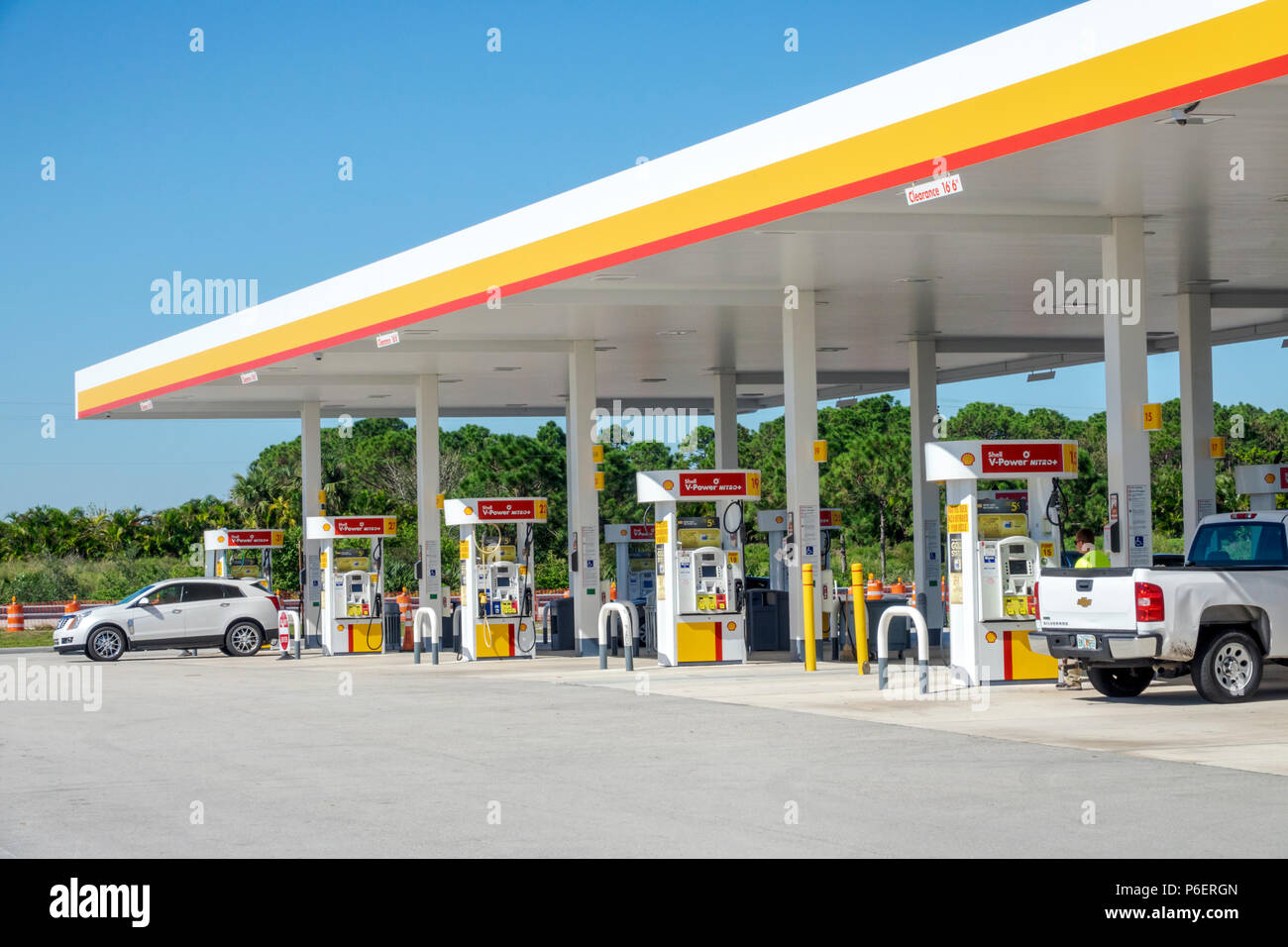 Florida,Fort Ft. Pierce,Florida Turnpike toll road,rest stop gas gasoline filling petrol station,Shell,canopy,pumps,FL171028008 Stock Photo