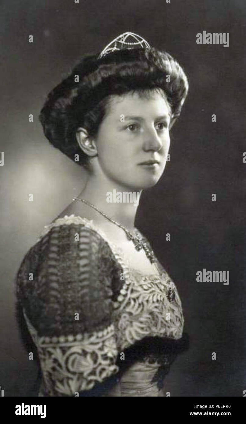 English: Victoria Adelaide of Schleswig-Holstein-Sonderburg-Glücksburg, duchess of Saxe-Coburg-Gotha . 1905 79 Victoria Adelaide of Schleswig-Holstein duchess of Saxe-Coburg-Gotha Stock Photo