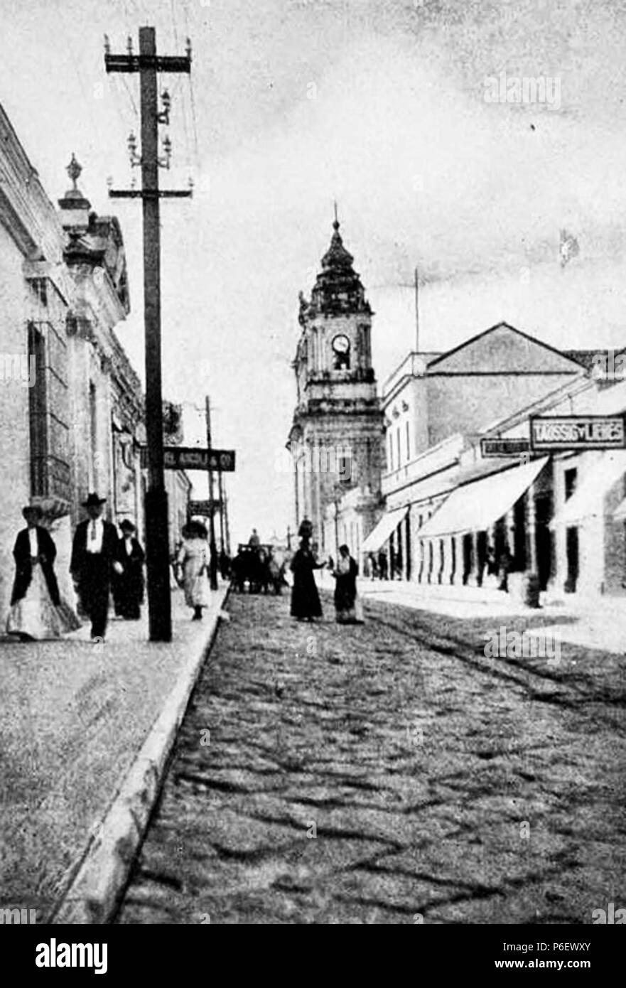 Español: Catedral de Ciudad de Guatemala hacia finales del siglo XIX. 1900 9 Catedral1900 Stock Photo