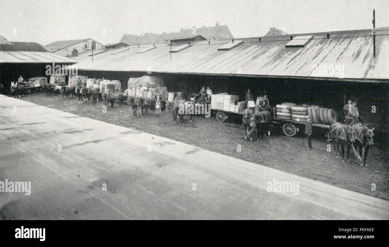 1900 circa, Spedition Bäte, Hannover, Bachstraße 3 in der Nordstadt, Zweispänner mit Kutschern bei den Lagerhallen. Stock Photo