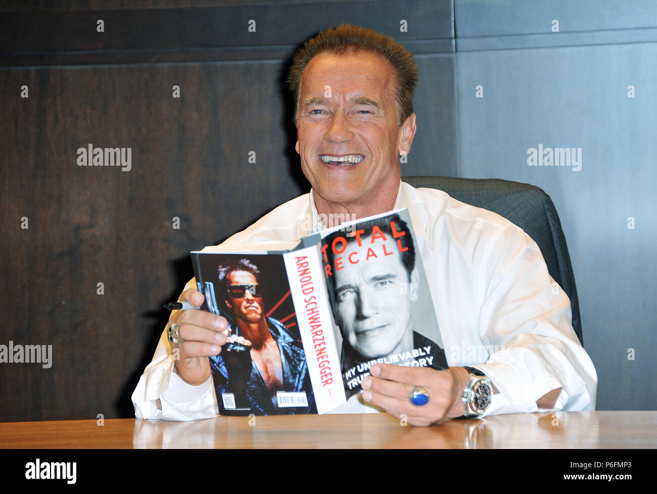 Arnold Schwarzeneger TOTAL RECALL MY UNBELIEVABLY TRUE LIFE STORY