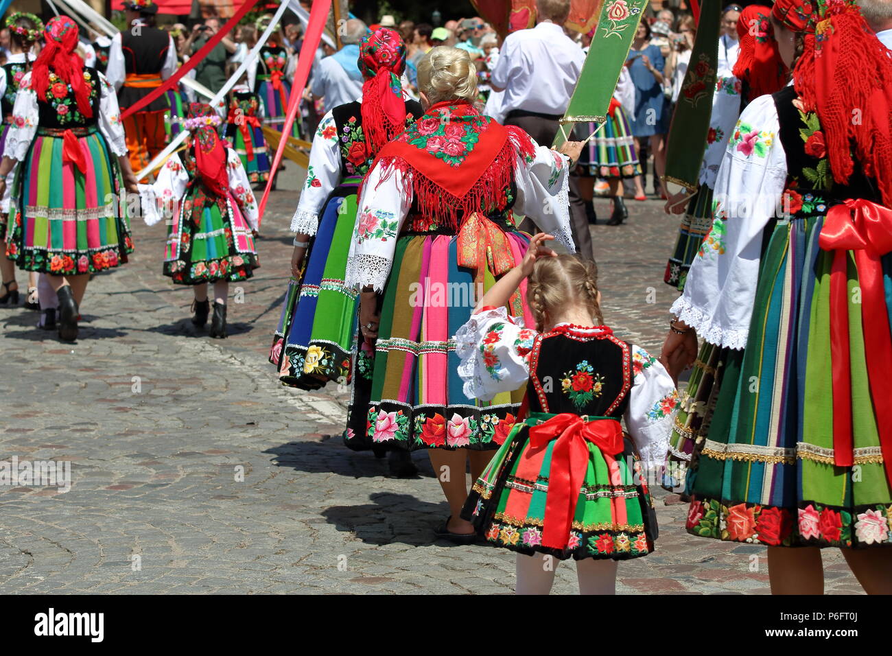 Girls in traditional polish dress hi-res stock photography and images -  Alamy