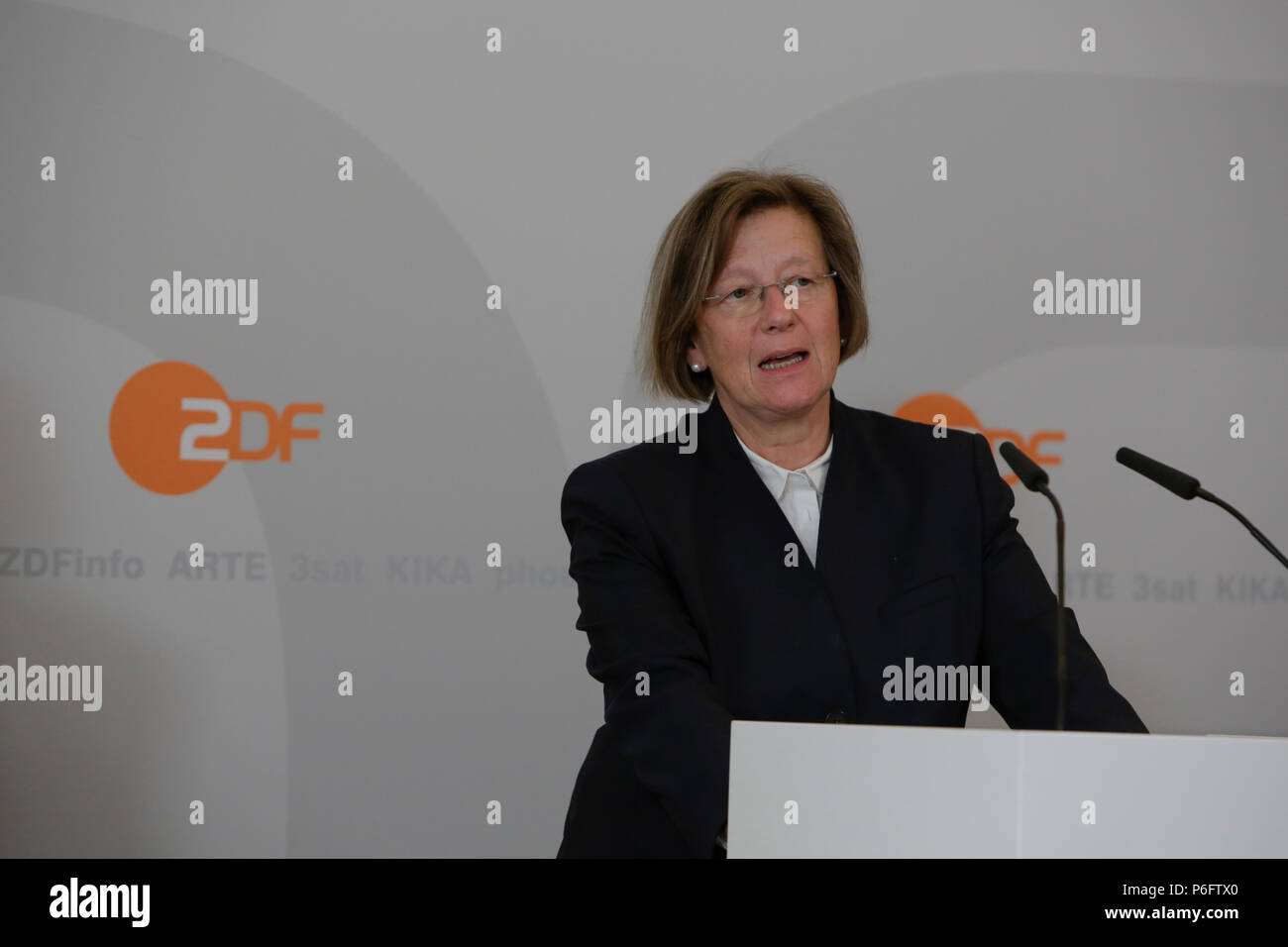 Mainz, Germany. 29th June, 2018. Marlehn Thieme, the chairwoman of the ZDF Television Board (ZDF-Fernsehrat), addresses the press conference. The Television Board of the German public-service television broadcaster ZDF (Zweites Deutsches Fernsehen) met for their 9. meeting of its XV. term of office in Mainz. The chairwoman of the Television Board Marlehn Thieme was re-elected to her position in the scheduled midterm election of the 3 seats of the presidium. Credit: Michael Debets/Pacific Press/Alamy Live News Stock Photo