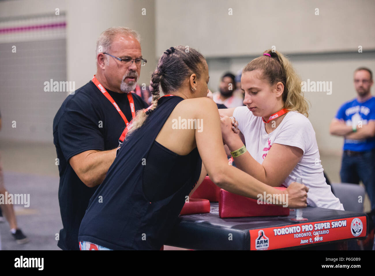 Women arm wrestling hires stock photography and images Alamy