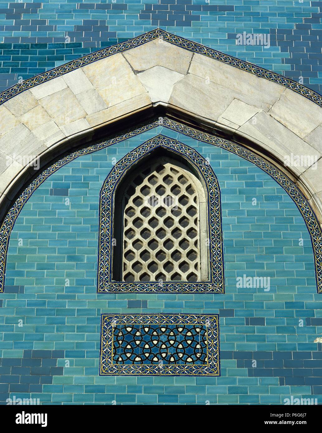 Turkey. Bursa. Yesil Turbe (Green Tomb). Mausoleum of Sultan Mehmed I  (1390-1421). Built in 1421. Ottoman style. Detail green-blue tiles Stock  Photo - Alamy