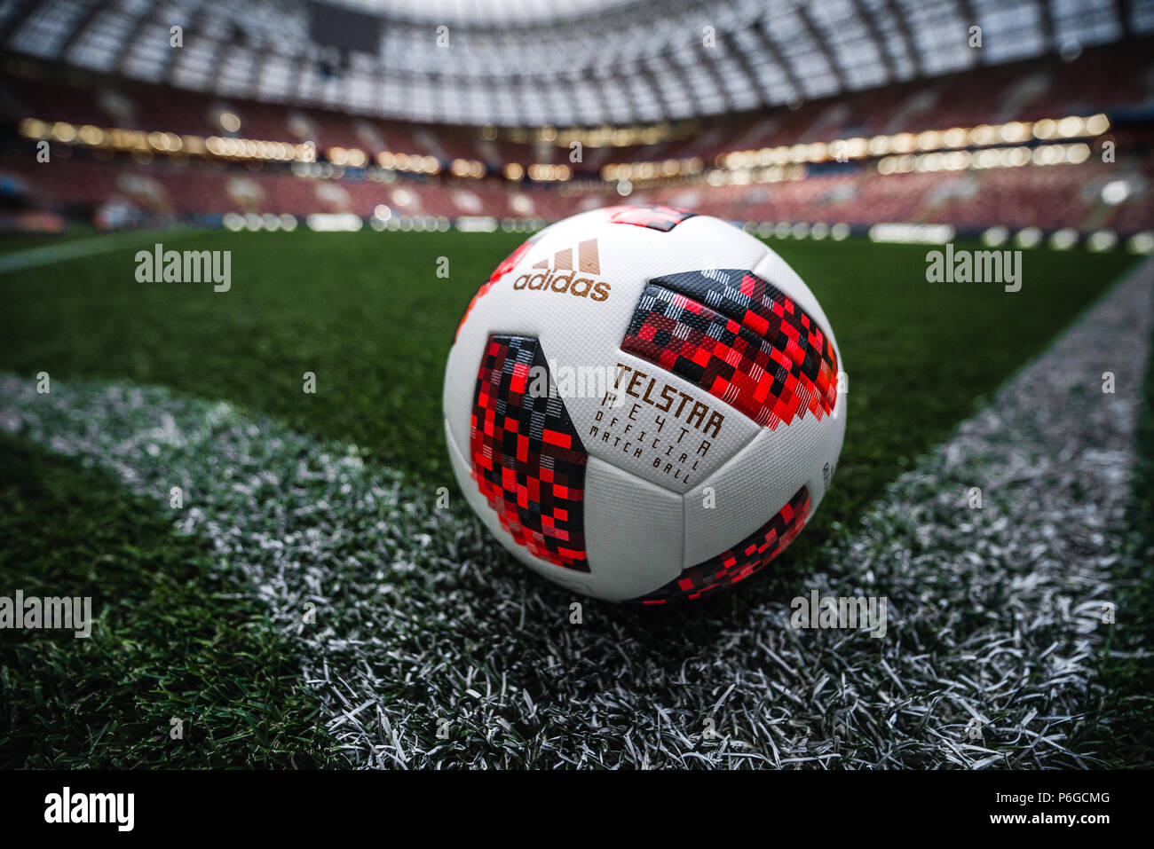 Football: Adidas Telstar Mechta, official match ball of the knock-out  rounds of FIFA World Cup Russia 2018 on the pitch in Luzhniki stadium,  Moskow, Russia Stock Photo - Alamy