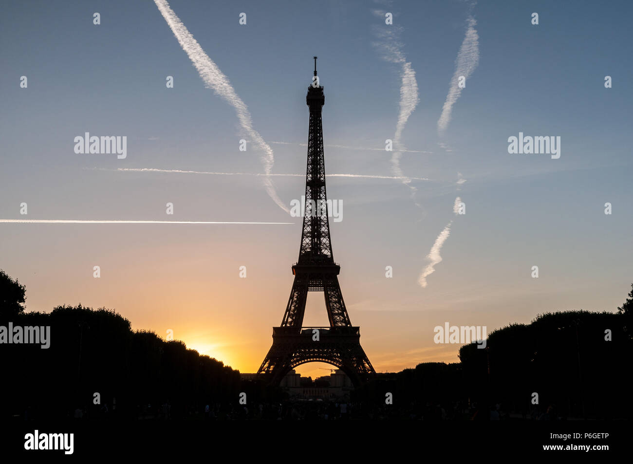 Eiffel tower at dawn Stock Photo - Alamy