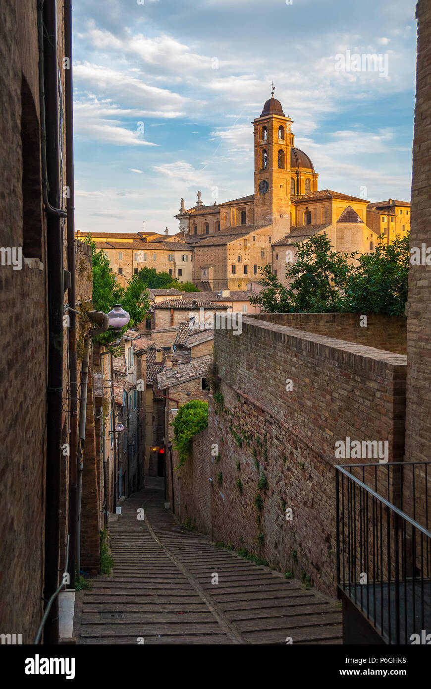 Urbino skyline hi-res stock photography and images - Alamy