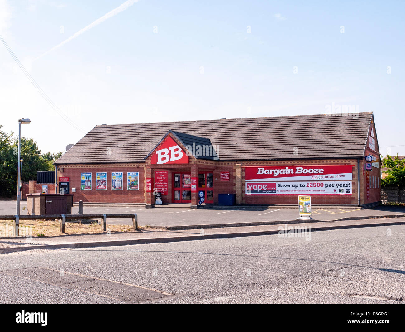 Bargain Booze off licence in Ettiley Heath near Sandbach Cheshire UK Stock Photo