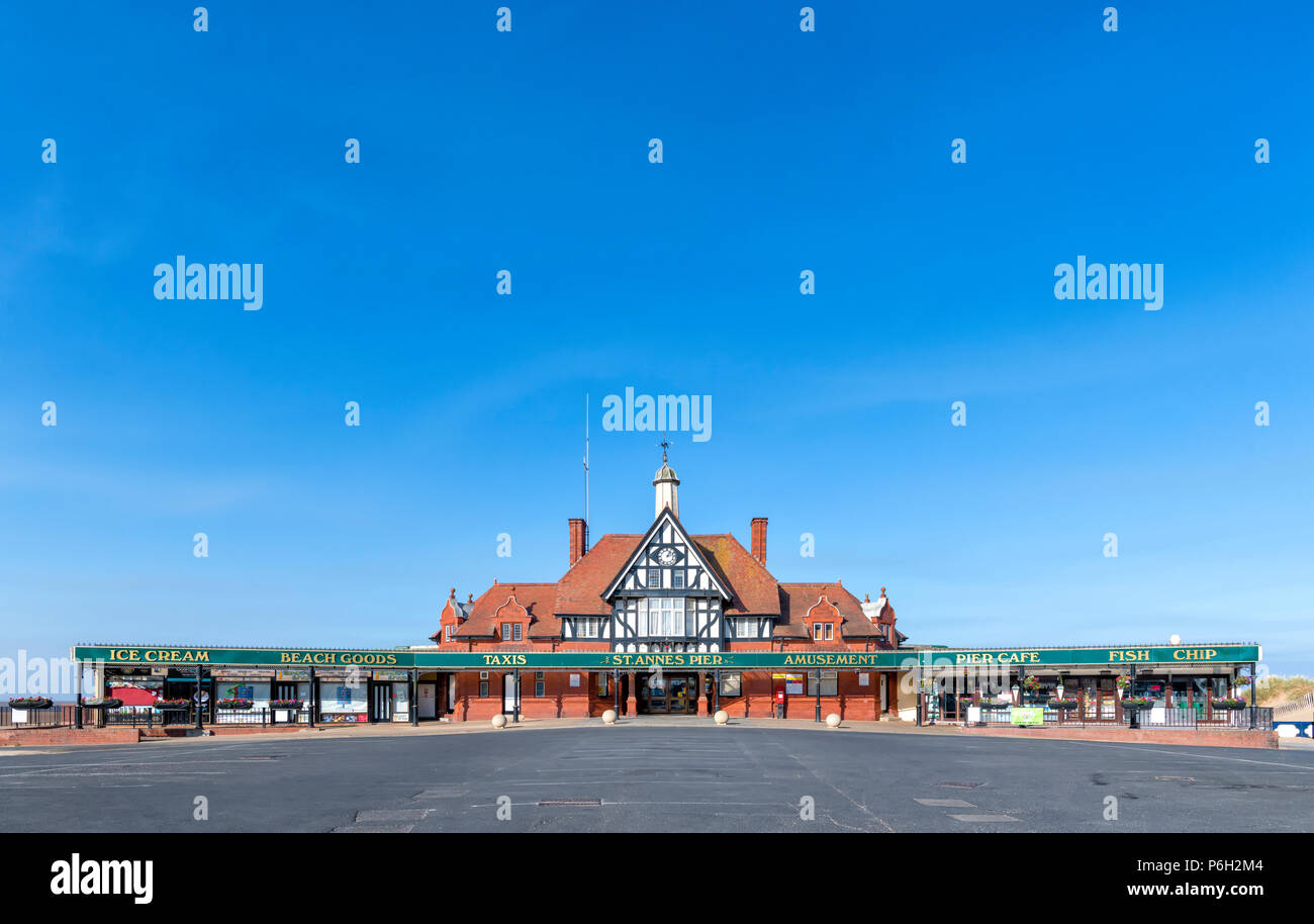 The front entrance of St Annes Pier, a Victorian pier in Lytham St Annes, Lancashire Stock Photo