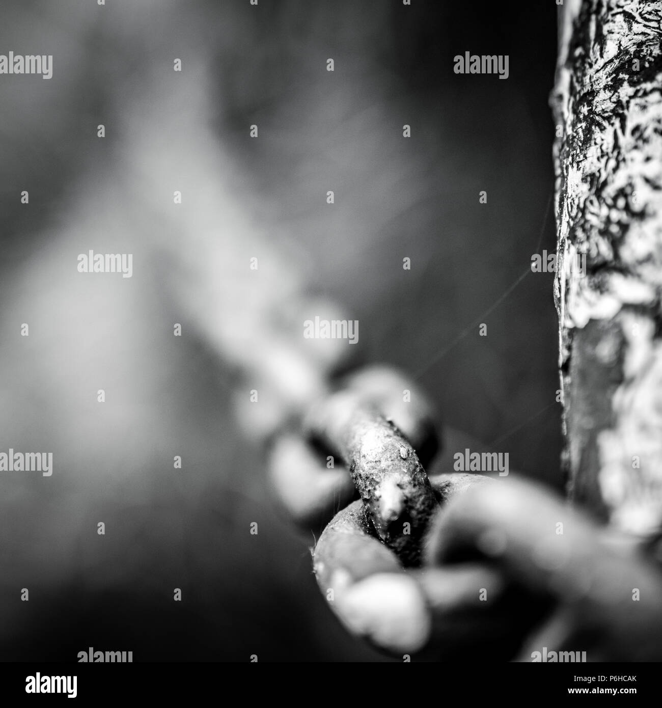 Old chain hi-res stock photography and images - Alamy