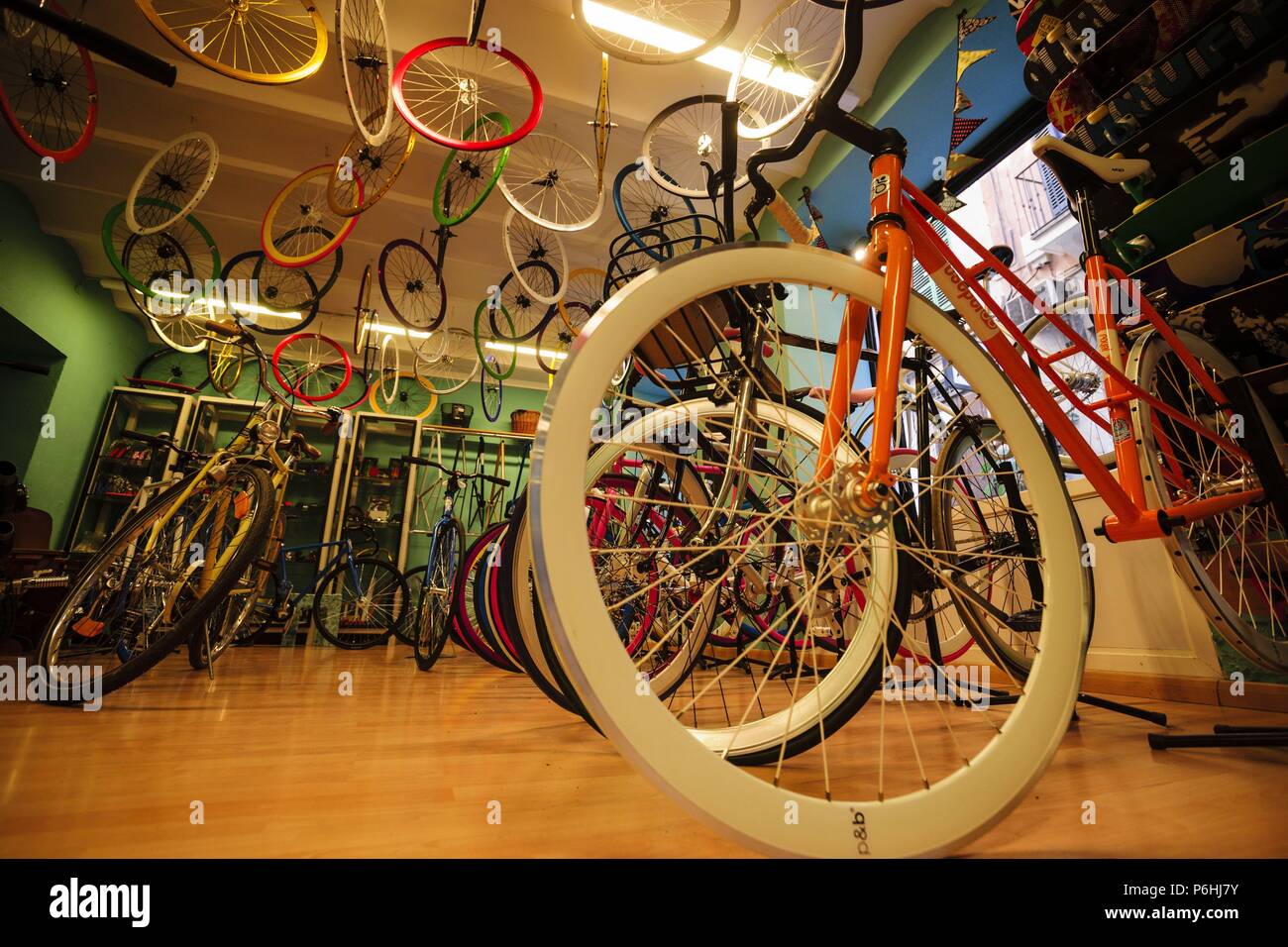 tienda de bicicletas restauradas, Palma, mallorca, islas baleares, Spain,  europa Stock Photo - Alamy