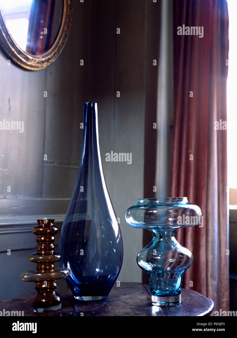 Collection of blue vases hires stock photography and images Alamy