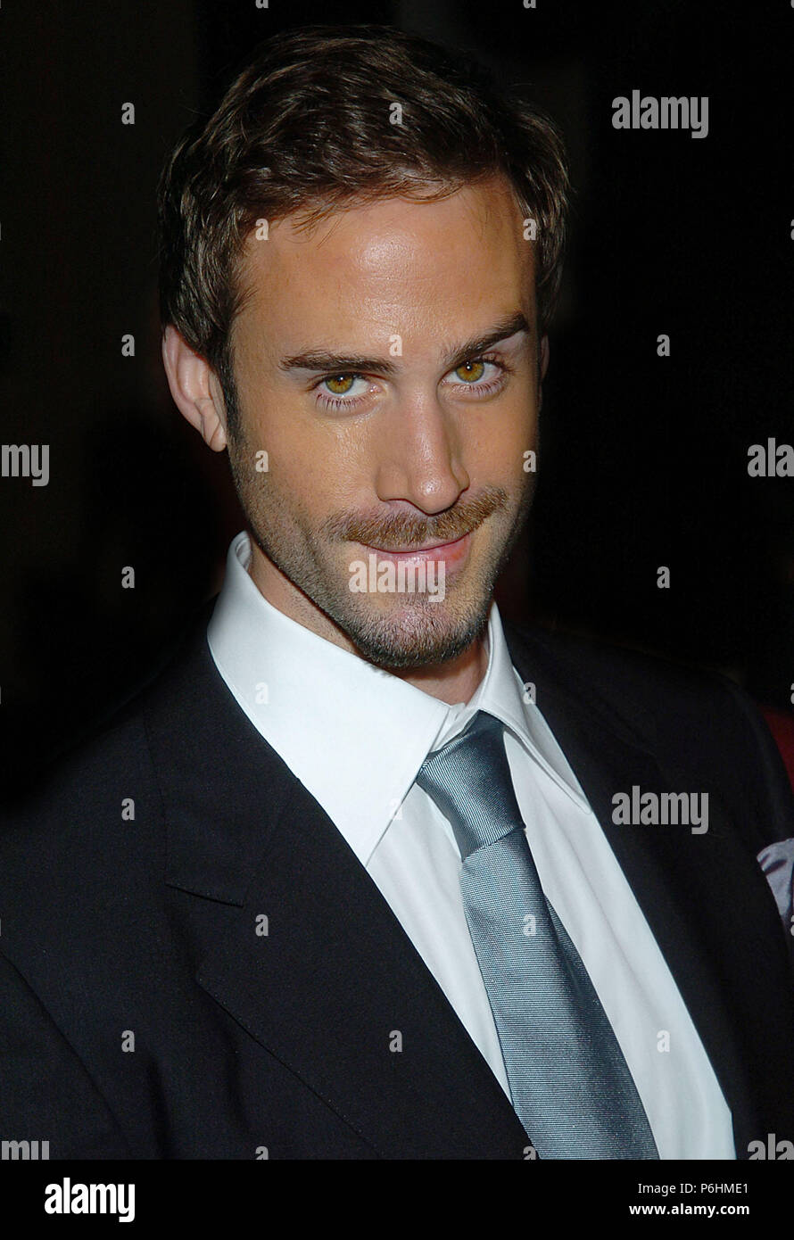 Joseph Fiennes arriving at The Merchand Of Venice at The AFI Film Festival at the Arclight Theatre in Los Angeles. November 9, 2004.01-FiennesJoseph031 Red Carpet Event, Vertical, USA, Film Industry, Celebrities,  Photography, Bestof, Arts Culture and Entertainment, Topix Celebrities fashion /  Vertical, Best of, Event in Hollywood Life - California,  Red Carpet and backstage, USA, Film Industry, Celebrities,  movie celebrities, TV celebrities, Music celebrities, Photography, Bestof, Arts Culture and Entertainment,  Topix, headshot, vertical, one person,, from the year , 2004, inquiry tsuni@Ga Stock Photo