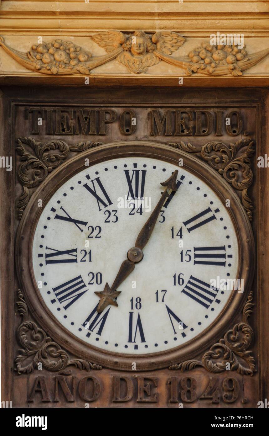 reloj de Figuera en la fachada del ayuntamiento-fabricado por Collin en  1863-, plaza de Cort, Palma, mallorca, islas baleares, Spain, europa Stock  Photo - Alamy