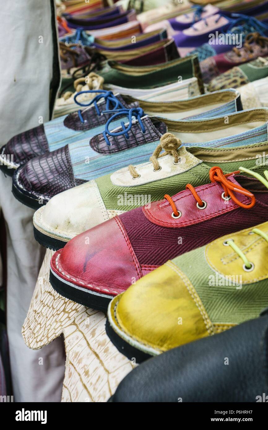 zapatos tipicos mallorquines, Dijous Gran -jueves grande-, Inca ...