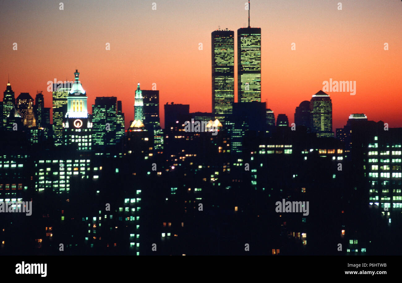 New york skyline 1980s hi-res stock photography and images - Alamy