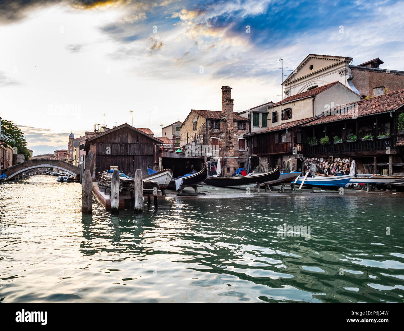 Gondola dock hi-res stock photography and images - Alamy