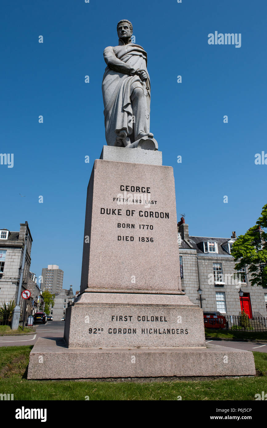 United Kingdom, Scotland, Aberdeen, historic Old Aberdeen. Statue of George V, Duke of Gordon. Colonel of the Gordon Highlanders. Stock Photo