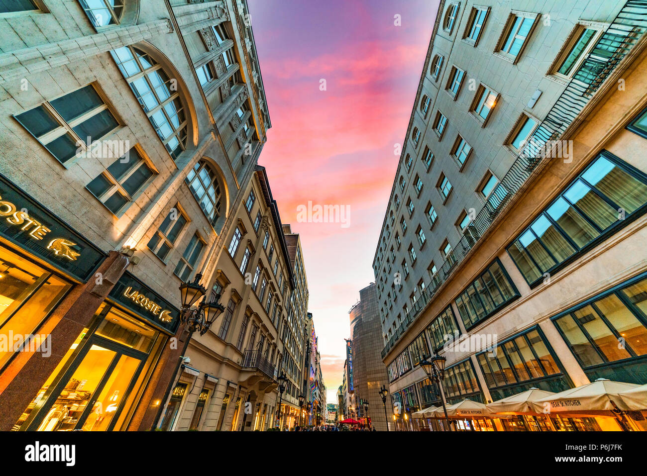 præmie Sammentræf maksimere Fashion street located in the heart of Budapest, Fashion Street is  Middle-Eastern Europe's most prestigious shopping and lifestyle destination  Stock Photo - Alamy