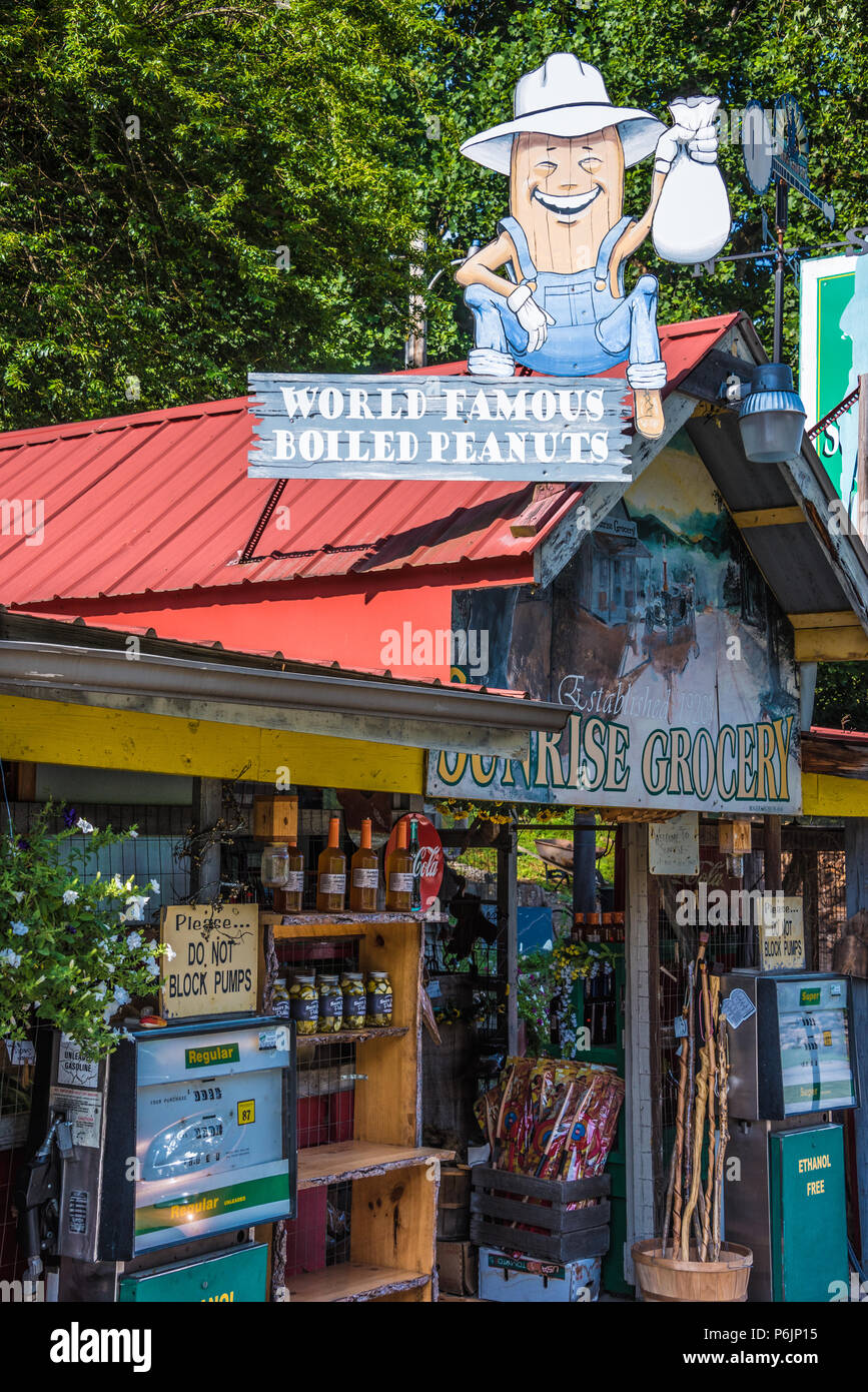 Sunrise Grocery, a roadside country market in North Georgia's Blue Ridge Mountains, attracts customers with it's World Famous Boiled Peanuts. (USA) Stock Photo