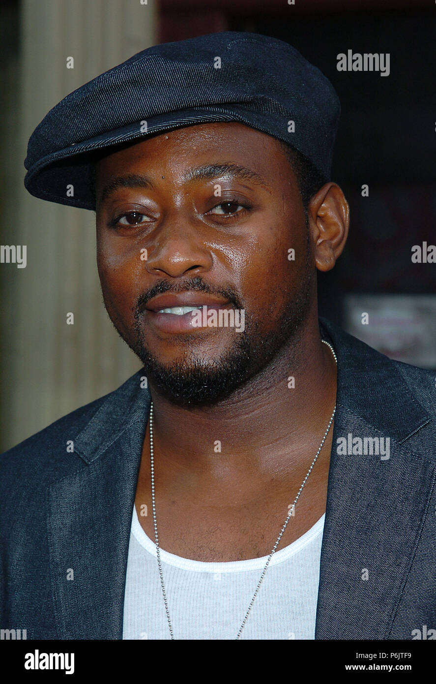 Omar Epps (House) arriving at the 2004 Summer tca Fox All-Star Party on the Fox Lot in Los Angeles. July 16, 2004. EppsOmar House081 Red Carpet Event, Vertical, USA, Film Industry, Celebrities,  Photography, Bestof, Arts Culture and Entertainment, Topix Celebrities fashion /  Vertical, Best of, Event in Hollywood Life - California,  Red Carpet and backstage, USA, Film Industry, Celebrities,  movie celebrities, TV celebrities, Music celebrities, Photography, Bestof, Arts Culture and Entertainment,  Topix, headshot, vertical, one person,, from the year , 2004, inquiry tsuni@Gamma-USA.com Stock Photo