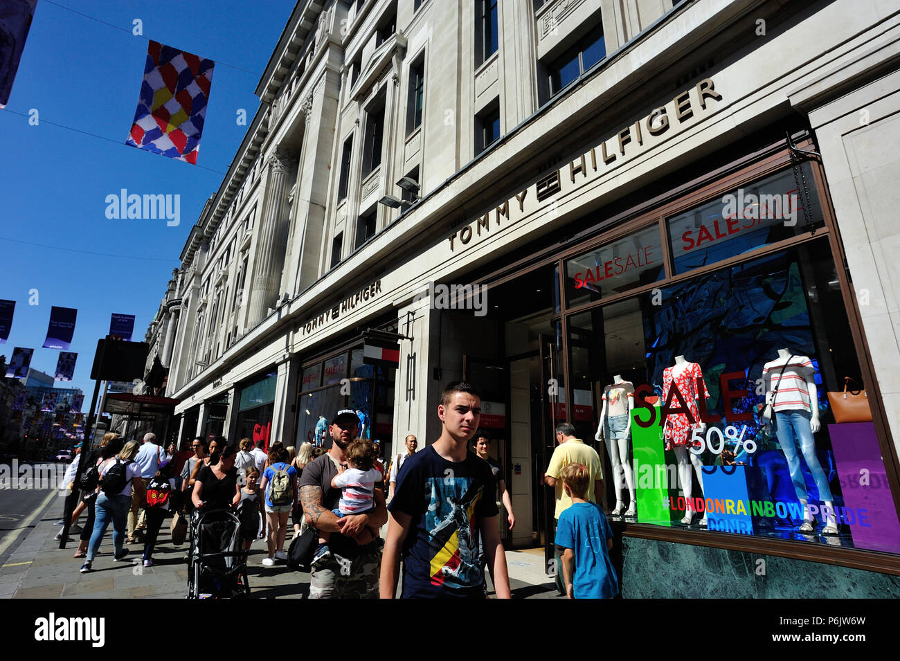 Tommy hilfiger london hi-res stock photography and images - Alamy