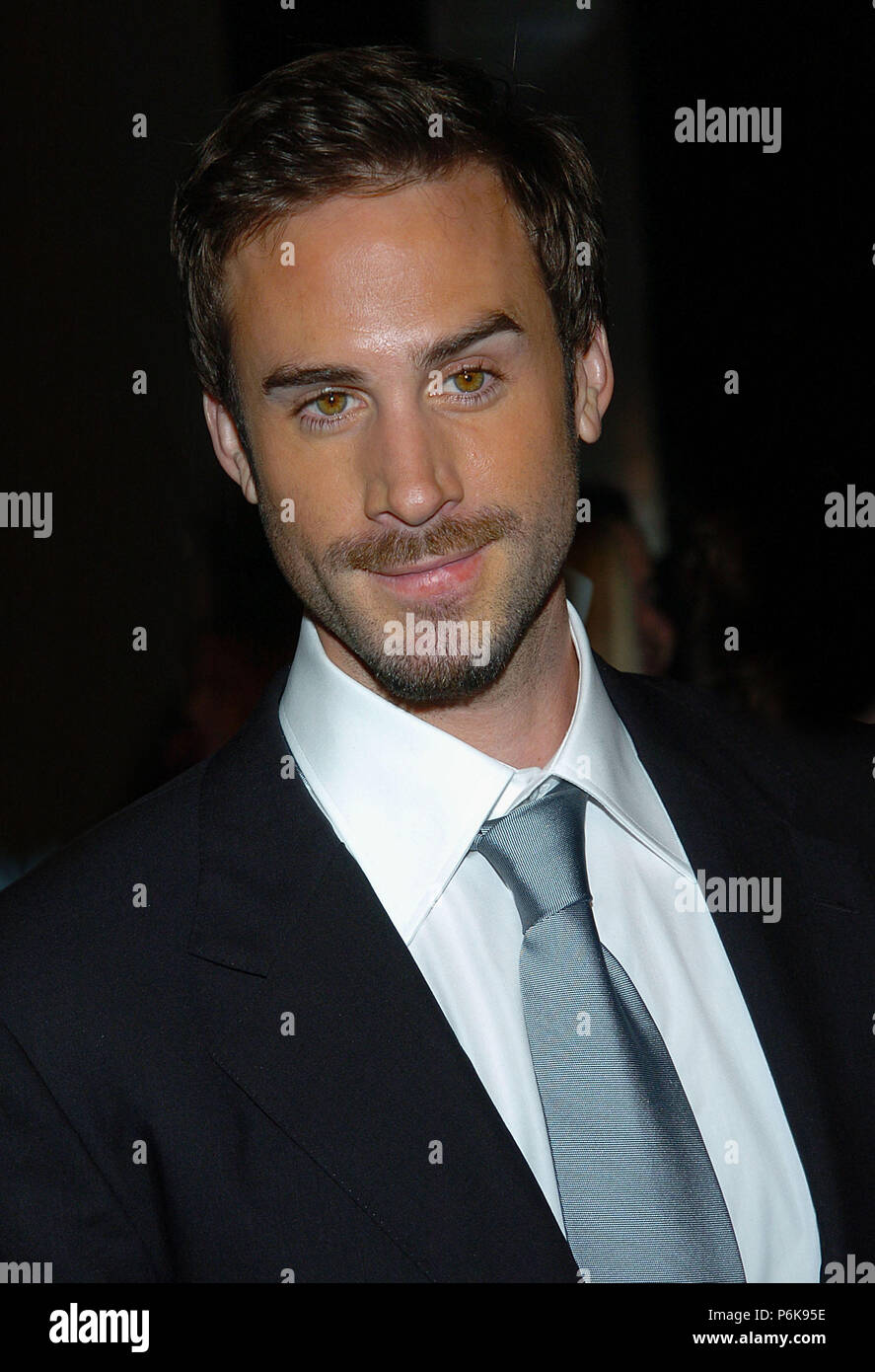 Joseph Fiennes arriving at The Merchand Of Venice at The AFI Film Festival at the Arclight Theatre in Los Angeles. November 9, 2004.FiennesJoseph030 Red Carpet Event, Vertical, USA, Film Industry, Celebrities,  Photography, Bestof, Arts Culture and Entertainment, Topix Celebrities fashion /  Vertical, Best of, Event in Hollywood Life - California,  Red Carpet and backstage, USA, Film Industry, Celebrities,  movie celebrities, TV celebrities, Music celebrities, Photography, Bestof, Arts Culture and Entertainment,  Topix, headshot, vertical, one person,, from the year , 2004, inquiry tsuni@Gamma Stock Photo