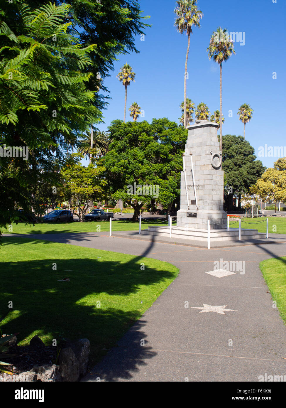 ANZAC War Memorial In Clive Square In Napier Stock Photo