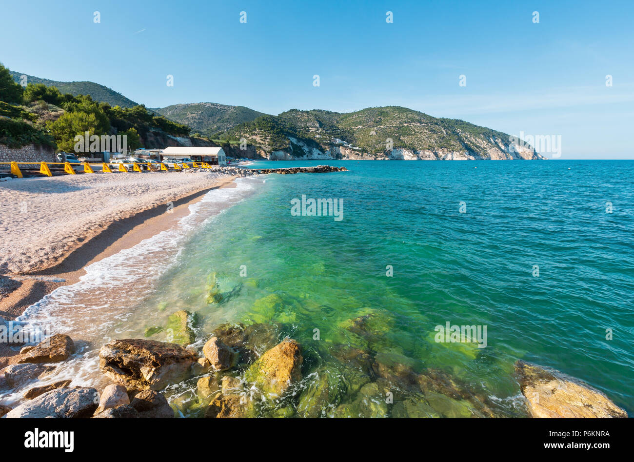 Summer Adriatic Sea beach Contrada Mattinatella (Spiaggia di Mattinatella, Fontana  delle Rose) on the Gargano peninsula in Puglia, Italy Stock Photo - Alamy