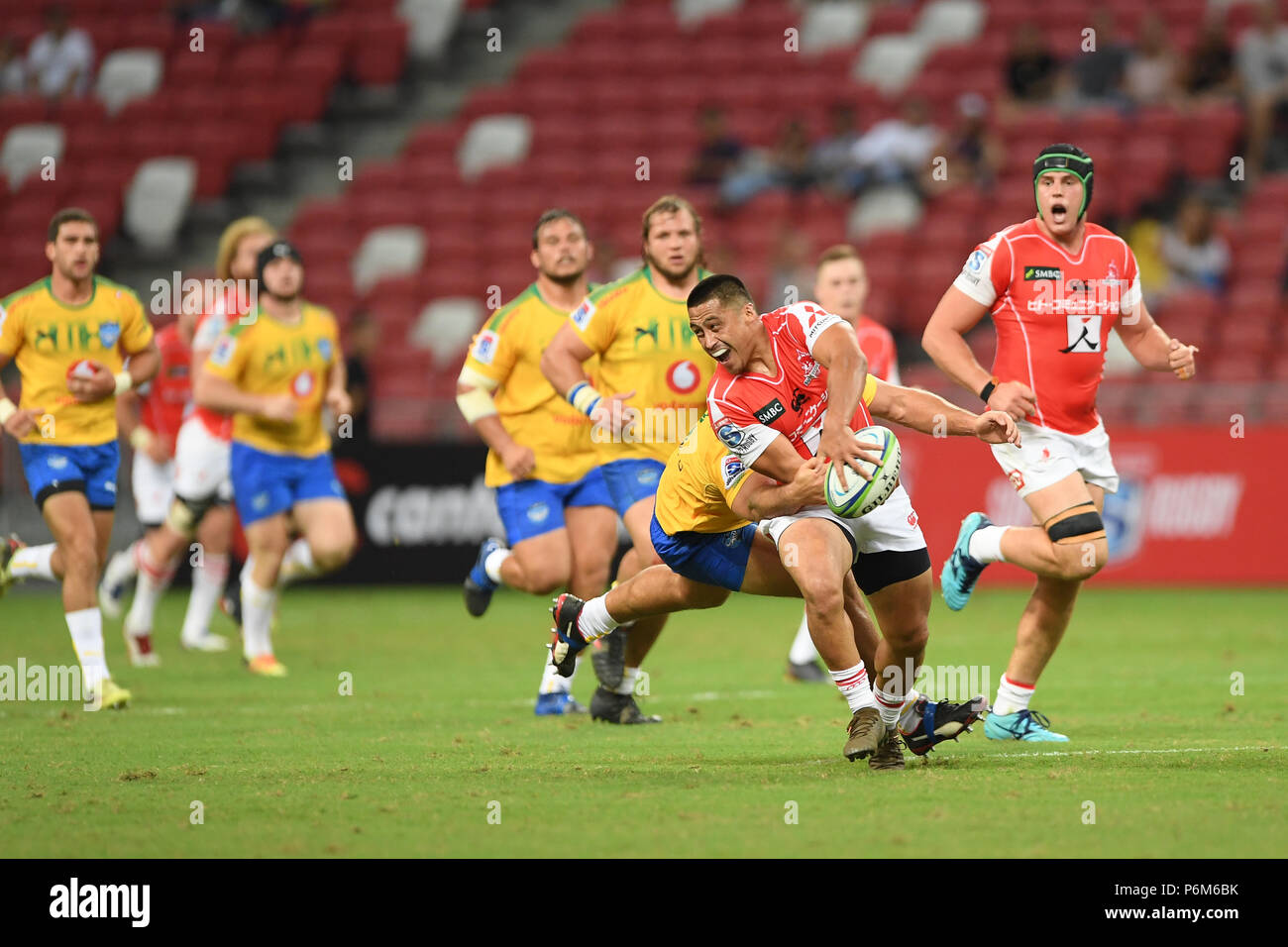 Singapore, Singapore - June 30, 2018 - Jason Emery (Sunwolves) in action  during 2018 Mitsubishi Estate Super Rugby HITO-Communications Sunwolves vs  Bulls Credit: Haruhiko Otsuka/AFLO/Alamy Live News Stock Photo - Alamy