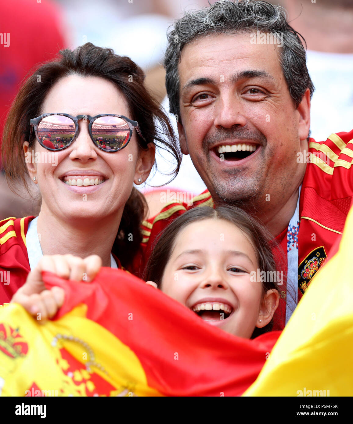 (180701) -- MOSCOW, July 1, 2018 (Xinhua) -- Fans cheer prior to the 2018 FIFA World Cup round of 16 match between Spain and Russia in Moscow, Russia, July 1, 2018. (Xinhua/Yang Lei) Stock Photo